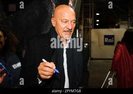 Mailand, Italien. 30. April 2023. Claudio Bisio nimmt an der Che Tempo Che Fa TV Show am 30. April 2023 in Mailand, Italien Teil (Foto: Alessandro Bremec/NurPhoto). Kredit: NurPhoto SRL/Alamy Live News Stockfoto