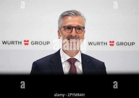 04. Mai 2023, Baden-Württemberg, Künzelsau: Robert Friedmann, Vorstandsvorsitzender der Würth-Gruppe, nimmt an der Online-Finanzpressekonferenz Teil. Auf der Pressekonferenz legte die Würth-Gruppe ihren Jahresabschluss vor und gab einen Ausblick für das laufende Geschäftsjahr. Foto: Marijan Murat/dpa Stockfoto