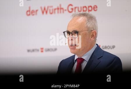 04. Mai 2023, Baden-Württemberg, Künzelsau: Joachim Kaltmaier, Mitglied des zentralen Vorstands der Würth-Gruppe, nimmt an der Online-Finanzpressekonferenz Teil. Auf der Pressekonferenz legte die Würth-Gruppe ihre Jahresabschlüsse vor und gab einen Ausblick für das laufende Geschäftsjahr. Foto: Marijan Murat/dpa Stockfoto