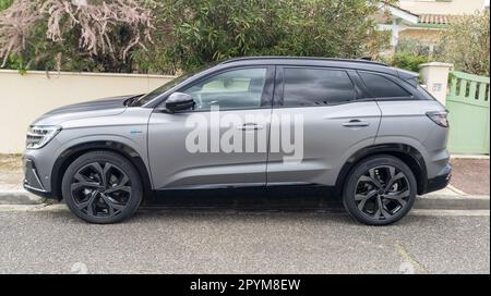 Bordeaux , Aquitaine Frankreich - 05 01 2023 : Renault austral in der Straße, neuer moderner französischer suv Stockfoto