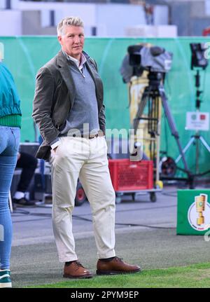 Stuttgart, Deutschland. 03. Mai 2023. Bastian SCHWEINSTEIGER, Co-Moderator ARD im Spiel VFB STUTTGART - EINTRACHT FRANKFURT 2-3 DFB-Pokal, deutscher Fußballpokal, Halbfinale am 03. Mai 2023 in Stuttgart. Season 2022/2023 Gutschein: Peter Schatz/Alamy Live News Stockfoto