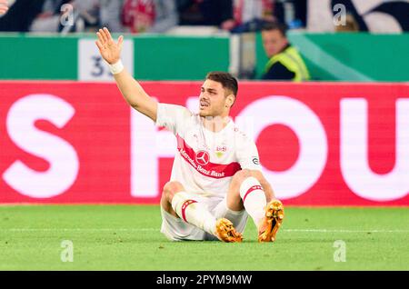 Stuttgart, Deutschland. 03. Mai 2023. Konstantinos MAVROPANOS, VFB 5 Verletzung im Spiel VFB STUTTGART - EINTRACHT FRANKFURT 2-3 DFB-Pokal, deutscher Fußballpokal, Halbfinale am 03. Mai 2023 in Stuttgart. Season 2022/2023 Gutschein: Peter Schatz/Alamy Live News Stockfoto