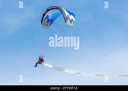 Motorisierter Drachenflieger bei der Shoreham Airshow Stockfoto