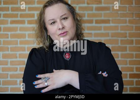 Madrid, Spanien. 04. Mai 2023. Die Schriftstellerin Alana S. Portero posiert während der Porträtsitzung in Madrid. Kredit: SOPA Images Limited/Alamy Live News Stockfoto