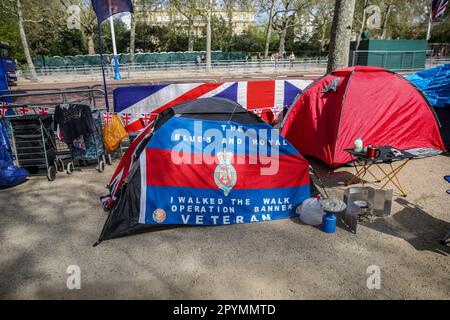 London, Großbritannien. 03. Mai 2023. Die Royal Fans campen am 6. Mai 2023 an der Mall im Zentrum Londons vor der Krönung von König Karl III. Kredit: SOPA Images Limited/Alamy Live News Stockfoto