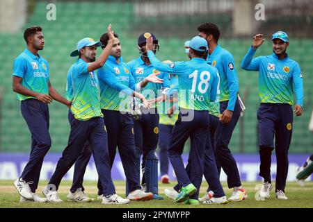 Abahani Ltd. Ausländischer Spieler pakistani Khushdil Shah feiert einen seiner sechs Wickets während der Dhaka Premier Division Cricket League 2022-23 super l. Stockfoto