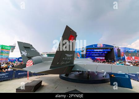 Bayraktar Kizilelma beim Teknofest 2023. UCAV der türkischen Luftwaffe. Istanbul Turkiye - 5.1.2023 Stockfoto