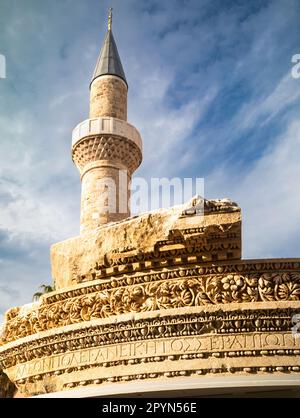 Die Broken Minaret Moschee im Herzen der Altstadt von Kaleici in Antalya in der Provinz Antalya ist ein faszinierendes Zeugnis der Region Stockfoto