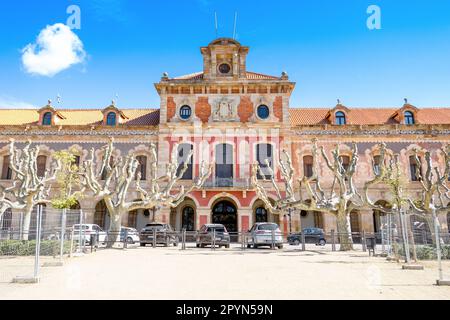 Barcelona, Spanien - 26. März 2023: Detaillierter Blick auf den Palast des Parlaments von Katalonien im Park Ciutadella Stockfoto