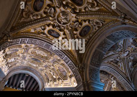 Blick auf die berühmte goldene Treppe im Palazzo Ducale in Venedig Stockfoto