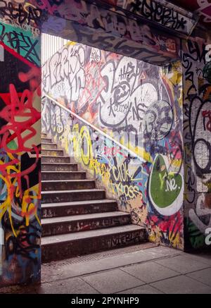 Eine Treppe bei den Gewölben in London. Stockfoto