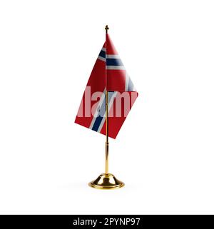 Kleine norwegische Nationalflagge auf weißem Hintergrund. Stockfoto