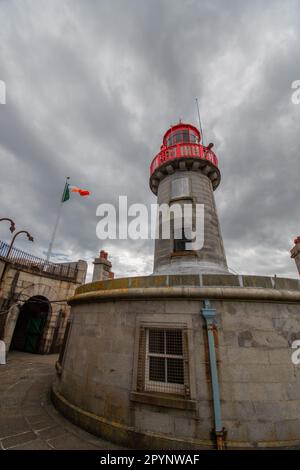 Ein malerischer Blick auf den Leuchtturm von Dun Laoghaire in Dublin, Irland Stockfoto