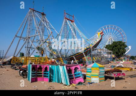Einrichtung des Messegeländes auf der Kamelmesse Pushkar, Pushkar, Rajasthan, Indien Stockfoto