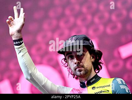 Pescara, Italien. 04. Mai 2023. Der irische Ben Healy von EF Education-EasyPost wurde während der Teampräsentation vor dem Radrennen Giro D'Italia 2023 in Pescara, Italien, am Donnerstag, den 04. Mai 2023, gezeigt. Das Giro 2023 findet vom 06. Bis 28. Mai 2023 statt. BELGA FOTO JASPER JACOBS Kredit: Belga News Agency/Alamy Live News Stockfoto