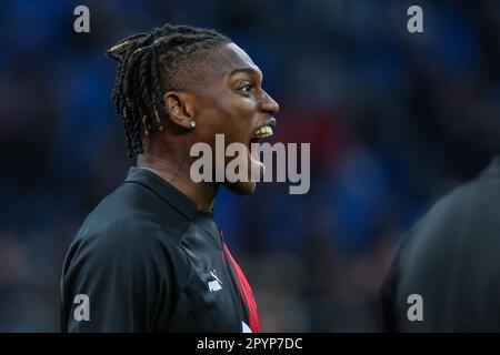 Mailand, Italien. 03. Mai 2023. Rafael Leao von AC Milan lächelt während des Fußballspiels der Serie A 2022/23 zwischen AC Milan und US Cremonese im San Siro Stadium. Mailand 1 | 1 Cremonese. Kredit: SOPA Images Limited/Alamy Live News Stockfoto