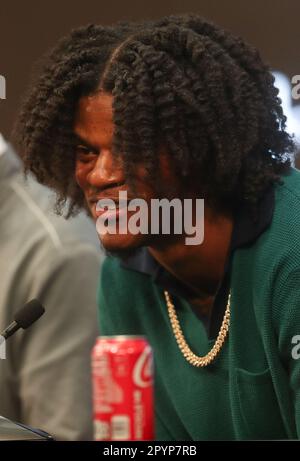Owings Mills, MD, USA. 4. Mai 2023. Baltimore Ravens QB Lamar Jackson nimmt an einer Pressekonferenz im Under Armour Performance Center in Owings Mills, MD, Teil. Foto/ Mike Buscher/Cal Sport Media/Alamy Live News Stockfoto