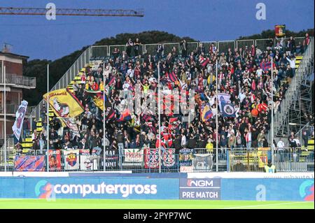 Empoli, Italien. 04. Mai 2023. Carlo Castellani Stadion, Empoli, Italien, 04. Mai 2023, Bologna-Fans beim Empoli FC gegen Bologna FC – spiel Der italienischen Fußballserie A Credit: Live Media Publishing Group/Alamy Live News Stockfoto