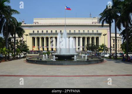 Springbrunnen vor der philippinischen Postgesellschaft, Manila Stockfoto