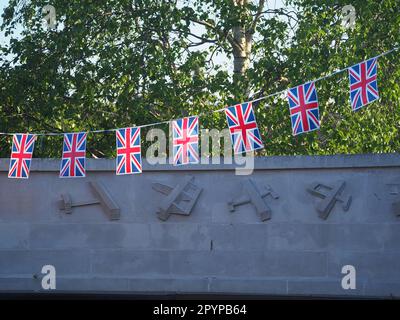 Eastchurch, Kent, Großbritannien. 4. Mai 2023. Die Krönungsvorbereitungen wurden am Denkmal für British Aviation in Eastchurch in Kent gesehen. Kredit: James Bell/Alamy Live News Stockfoto