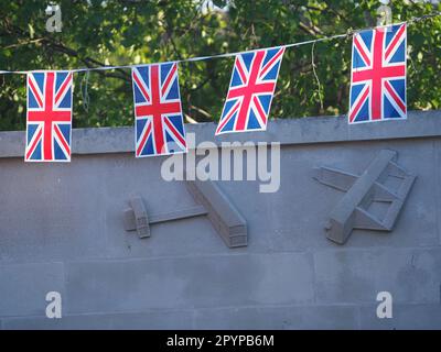 Eastchurch, Kent, Großbritannien. 4. Mai 2023. Die Krönungsvorbereitungen wurden am Denkmal für British Aviation in Eastchurch in Kent gesehen. Kredit: James Bell/Alamy Live News Stockfoto