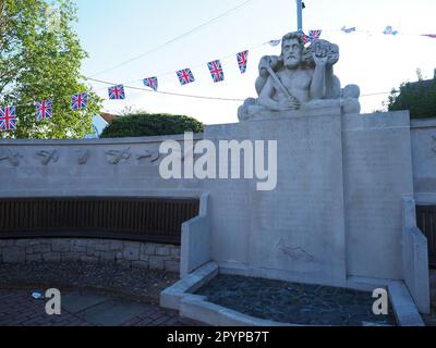 Eastchurch, Kent, Großbritannien. 4. Mai 2023. Die Krönungsvorbereitungen wurden am Denkmal für British Aviation in Eastchurch in Kent gesehen. Kredit: James Bell/Alamy Live News Stockfoto