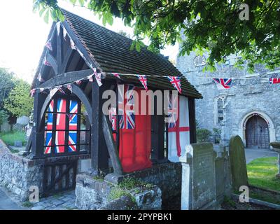 Eastchurch, Kent, Großbritannien. 4. Mai 2023. Krönungsvorbereitungen in der Ostkirche in Kent. Kredit: James Bell/Alamy Live News Stockfoto