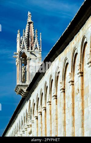 Pisa Toskana Italien. Piazza dei Miracoli (Platz der Wunder). Das Camposanto Monumentale Stockfoto