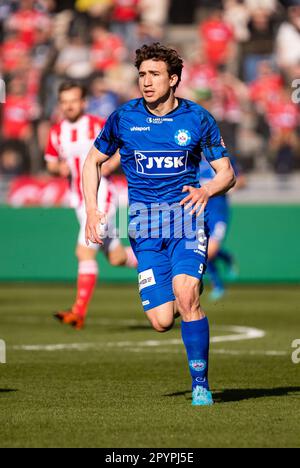 Aalborg, Dänemark. 04. Mai 2023. Alexander Lind (9) aus Silkeborg, FALLS während des DBU-Cup-Spiels zwischen Aalborg Boldklub und Silkeborg IM Aalborg Portland Park in Aalborg gesehen. (Foto: Gonzales Photo/Alamy Live News Stockfoto