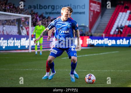 Aalborg, Dänemark. 04. Mai 2023. Tonni Adamsen (23) aus Silkeborg, WENN sie während des DBU-Cup-Spiels zwischen Aalborg Boldklub und Silkeborg im Aalborg Portland Park in Aalborg gesehen wird. (Foto: Gonzales Photo/Alamy Live News Stockfoto