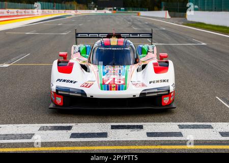 Porsche 963, Porsche Penske Motorsport, Präsentation des Sonderdesigns Le Mans 2023, enthüllt die Sonderliese Le Mans 2023, Stockfoto