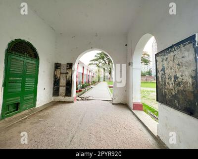 Blick auf die Mymensingh Zilla School in Bangladesch. Stockfoto