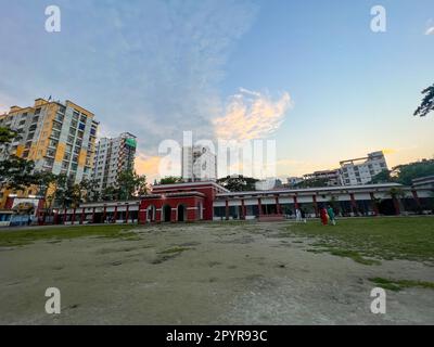 Blick auf die Mymensingh Zilla School in Bangladesch. Stockfoto