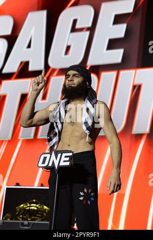 Denver, CO, USA. 3. Mai 2023. DENVER, COLORADO – 4. MAI: Ahmed Mujtaba spielt bei der ONE Championship Ceremonial With-in and Face-Off Conference am 4. Mai 2023 im 1. Bank Center in Denver, Colorado, mit. (Kreditbild: © Christopher Colon/PX Imagens via ZUMA Press Wire) NUR REDAKTIONELLE VERWENDUNG! Nicht für den kommerziellen GEBRAUCH! Stockfoto