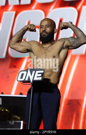 DENVER, COLORADO - 4. MAI: Demetrious Johnson nimmt am 4. Mai 2023 bei der ONE Championship Ceremonial Wieg-in and Face-off Conference im 1. Bank Center in Denver, Colorado, Teil. (Foto von Christopher Colon/Pximages) Stockfoto