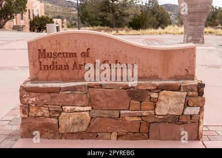 Das Museum of Indian Arts & Culture in Santa Fe, New Mexico, ist ein muss für Besucher Stockfoto