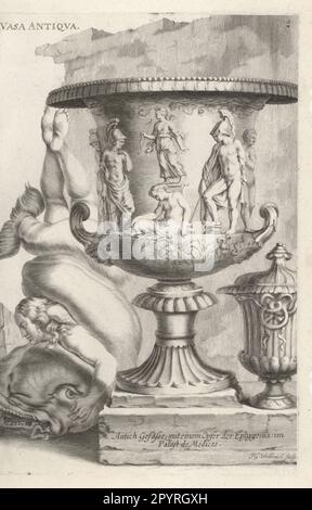 Antike Vase, die das menschliche Opfer der Iphigenie von Agamemnon in Aulis vom Palazzo Medici darstellt. Mit einer anderen Vase mit Deckel, Figur oder einer Frau und einem Delfin. Kopperplattengravierung von Johann Georg Waldreich nach einer Illustration von Joachim von Sandrart von seiner L’Academia Todesca, della Architectura, Scultura & Pittura, oder Teutsche Academie, der Edlen Bau- Bild- und Mahlerey-Kunste, Deutsche Akademie für Architektur, Skulptur und Gemälde, Jacob von Sandrart, 1675. Stockfoto