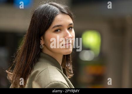 München, Deutschland. 04. Mai 2023. Valeria Shashenok während eines Interviews mit der Deutschen Presse Agentur im Rahmen des DOK.fest bei Gasteig HP8. Kredit: Peter Kneffel/dpa/Alamy Live News Stockfoto