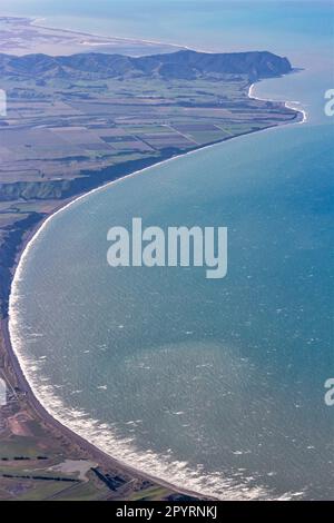 Ein Luftblick auf Clifford Bay, Marlborough Küste, Neuseeland. Stockfoto