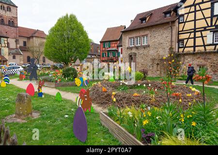 Blick auf Turckheim zu Ostern in der Nähe von Colmar im Elsass von Frankreich Stockfoto