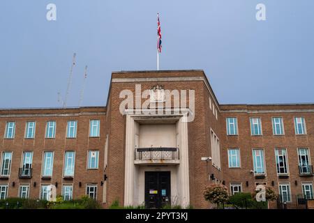 Maidenhead, Berkshire, Großbritannien. 5. Mai 2023. Maidenhead Rathaus. Nach den gestrigen Kommunalwahlen hat die konservative Partei enorme Verluste in den englischen Stadtteilen gemacht. Die ehemalige konservative Hochburg Windsor und Maidenhead wurde von den Liberaldemokraten eingenommen. Die Ergebnisse für alle Stationen bei den Wahlen zwischen Windsor und Maidenhead wurden verkündet. Die neue Zusammensetzung der Sitze des rates lautet jetzt Liberaldemokraten 22, Konservative 7, die übrigen Sitze gehen an unabhängige. Kredit: Maureen McLean/Alamy Live News Stockfoto