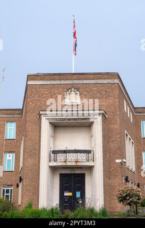 Maidenhead, Berkshire, Großbritannien. 5. Mai 2023. Maidenhead Rathaus. Nach den gestrigen Kommunalwahlen hat die konservative Partei enorme Verluste in den englischen Stadtteilen gemacht. Die ehemalige konservative Hochburg Windsor und Maidenhead wurde von den Liberaldemokraten eingenommen. Die Ergebnisse für alle Stationen bei den Wahlen zwischen Windsor und Maidenhead wurden verkündet. Die neue Zusammensetzung der Sitze des rates lautet jetzt Liberaldemokraten 22, Konservative 7, die übrigen Sitze gehen an unabhängige. Kredit: Maureen McLean/Alamy Live News Stockfoto