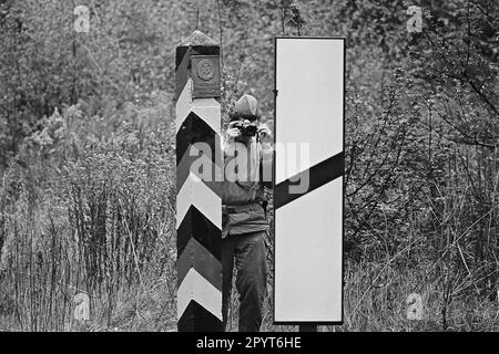 - Binnengrenze zwischen der Bundesrepublik Deutschland (RFT) und der Deutschen Demokratischen Republik (DDR), DDR-Grenzpolizei ( volkspolizei ), Oktober 1985 - confine Interno fra Repubblica Federale Tedesca (RFT) e Repubblica Democratica Tedesca (DDR), guardie di frontiera della DDR ( volkspolizei ), 1985 Stockfoto