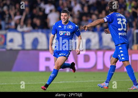 Carlo Castellani Stadion, Empoli, Italien, 04. Mai 2023, Nicolo Cambiaghi (Empoli FC) feiert nach einem Tor mit Sebastiano Luperto (Empoli FC) Stockfoto