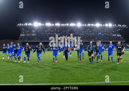 Empoli, Italien. 04. Mai 2023. Empoli FC-Spieler feiern den Sieg beim Spiel Empoli FC gegen Bologna FC, italienische Fußballserie A in Empoli, Italien, Mai 04 2023 Kredit: Independent Photo Agency/Alamy Live News Stockfoto