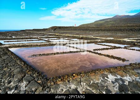 Wunderschöne Aussicht auf die Salzverdampfteiche von Salinas de Fuencaliente in La Palma, Kanarische Inseln, Spanien Stockfoto