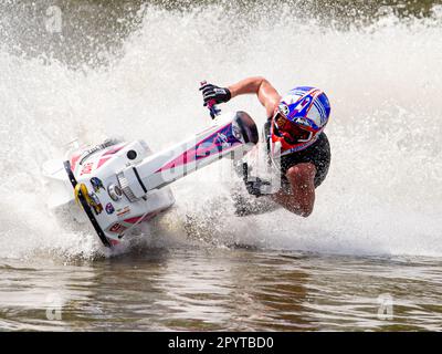 Jet Ski Racer in Runde 1 der JSRA UK Championship im Juni 2021 im AVOS Watersports Den, Preston, Lancashire. Stockfoto