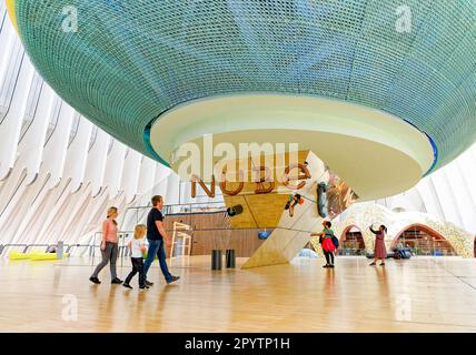 Das CaixaForum València ist Teil der Stadt der Künste und Wissenschaften (La Ciudad de las Artes y las Ciencias) in València (Architekt Santiago Calatrava) Stockfoto