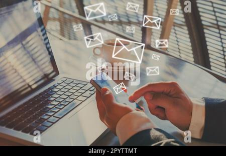 E-Mail-Marketing-Konzept, Versenden von E-Mails oder Newslettern Stockfoto