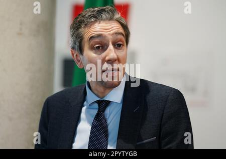 Justizminister Simon Harris sprach anlässlich der offiziellen Eröffnung eines neuen Garda Control Centre für die Metropolregion Dublin im National Train Control Centre am Bahnhof Heuston, Dublin. Foto: Freitag, 5. Mai 2023. Stockfoto